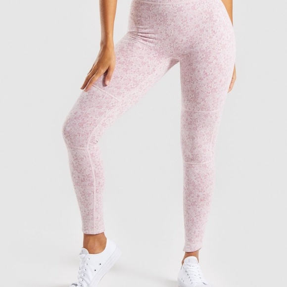 Gymshark Pants - Fleur Texture LeggingsDusky Pink Marl